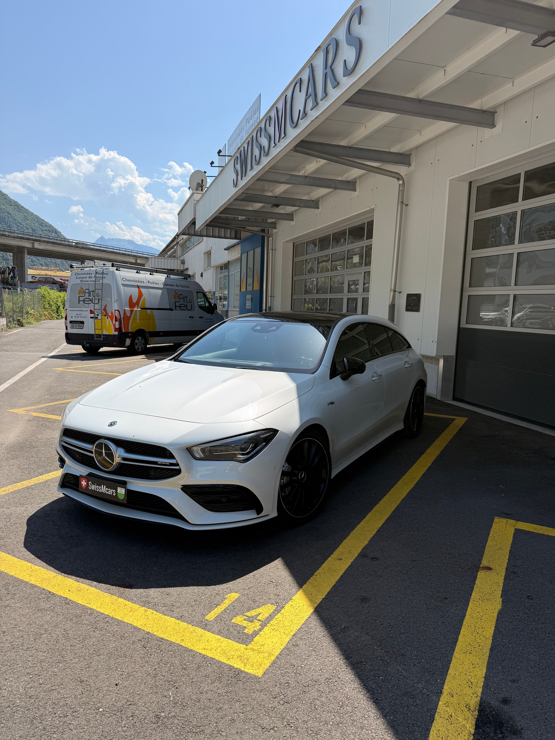 MERCEDES-BENZ CLA Shooting Brake 35 AMG 4Matic 7G-DCT-image-2