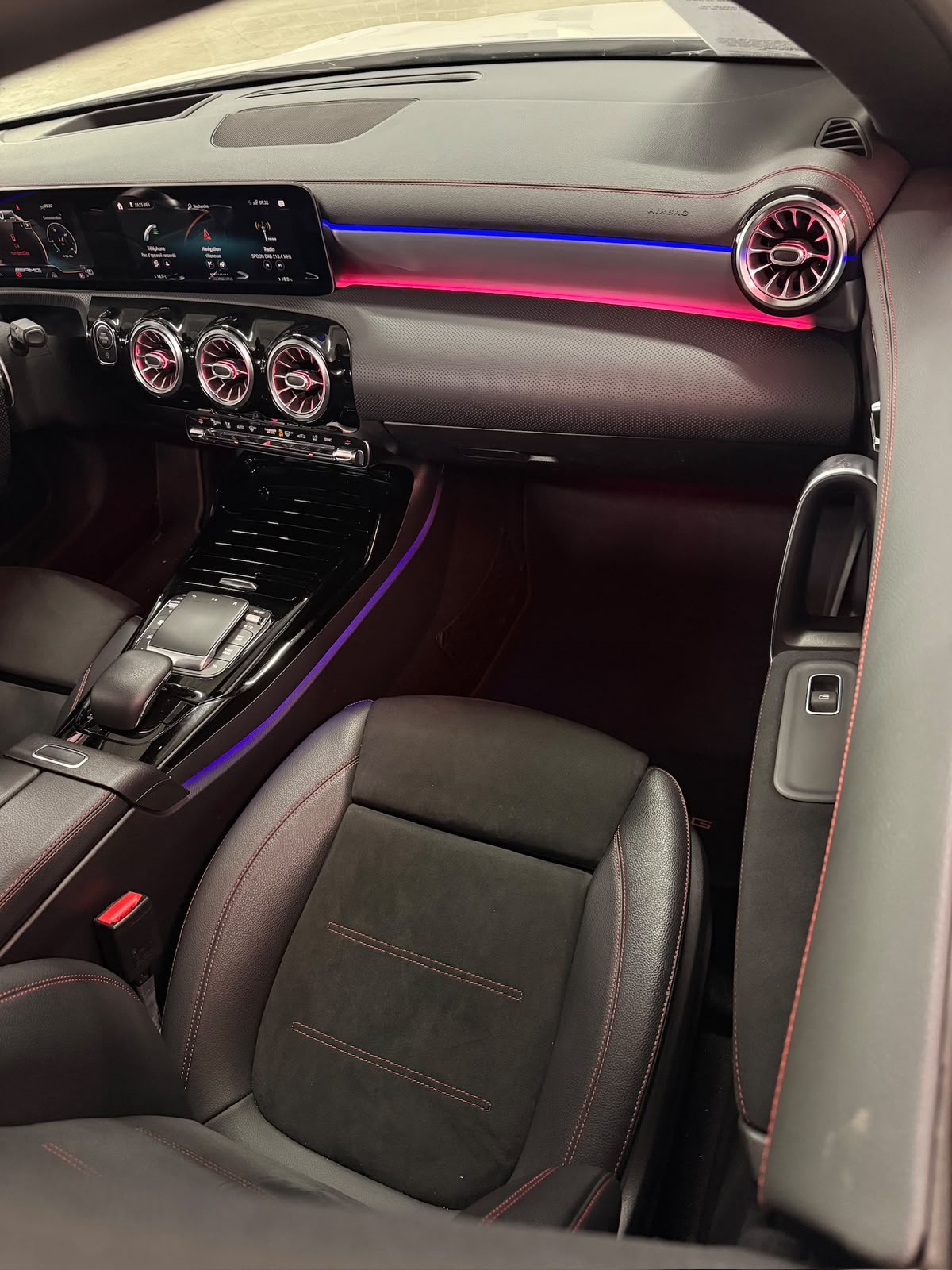 MERCEDES-BENZ CLA Shooting Brake 35 AMG 4Matic 7G-DCT-image-15