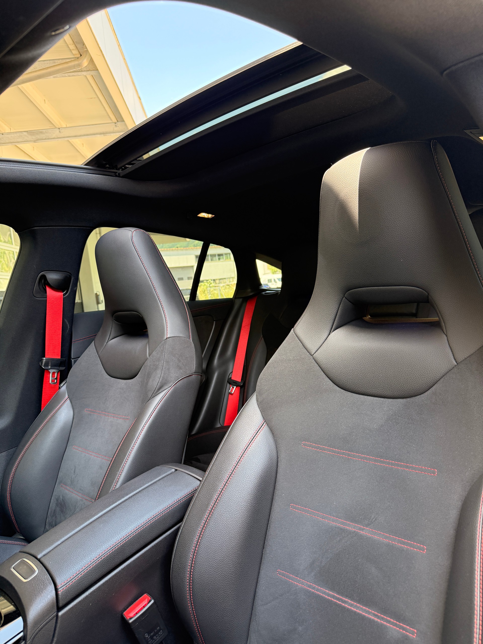 MERCEDES-BENZ CLA Shooting Brake 35 AMG 4Matic 7G-DCT-image-16