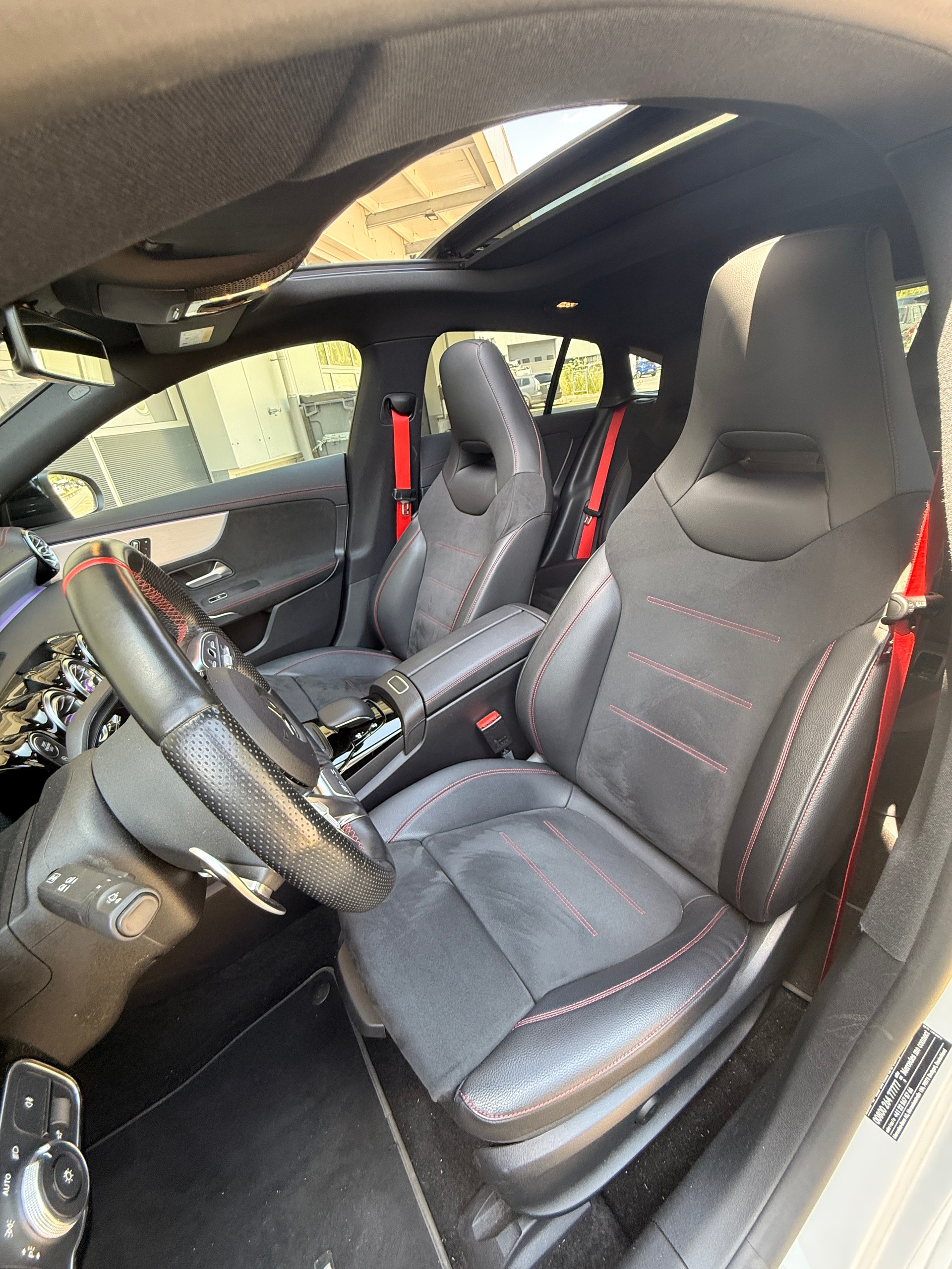 MERCEDES-BENZ CLA Shooting Brake 35 AMG 4Matic 7G-DCT-image-17
