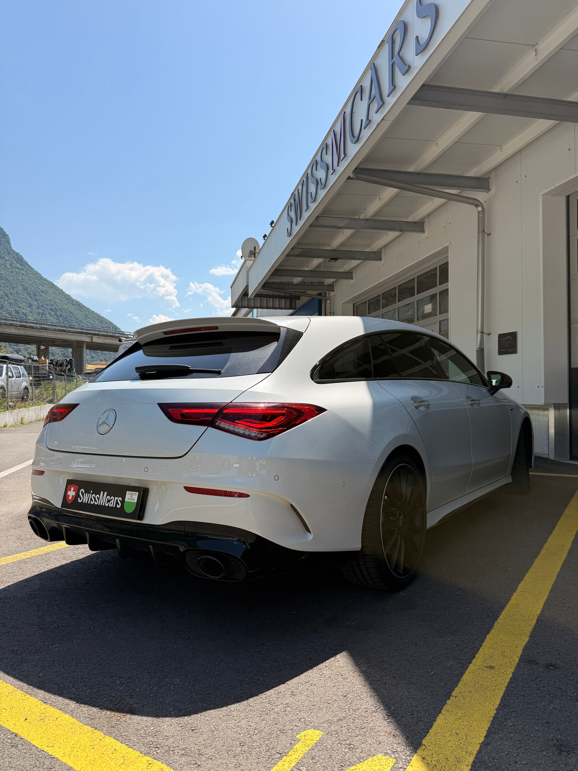 MERCEDES-BENZ CLA Shooting Brake 35 AMG 4Matic 7G-DCT-image-9