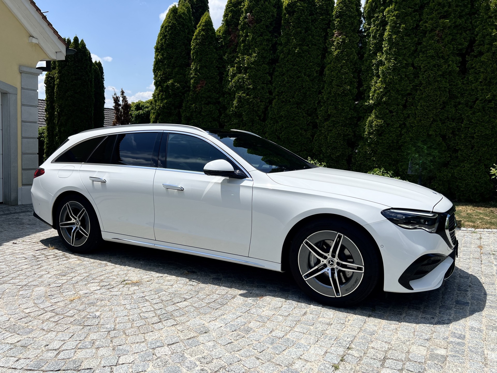 MERCEDES-BENZ E 200 T 9G-Tronic AMG Line-showroom-element-3