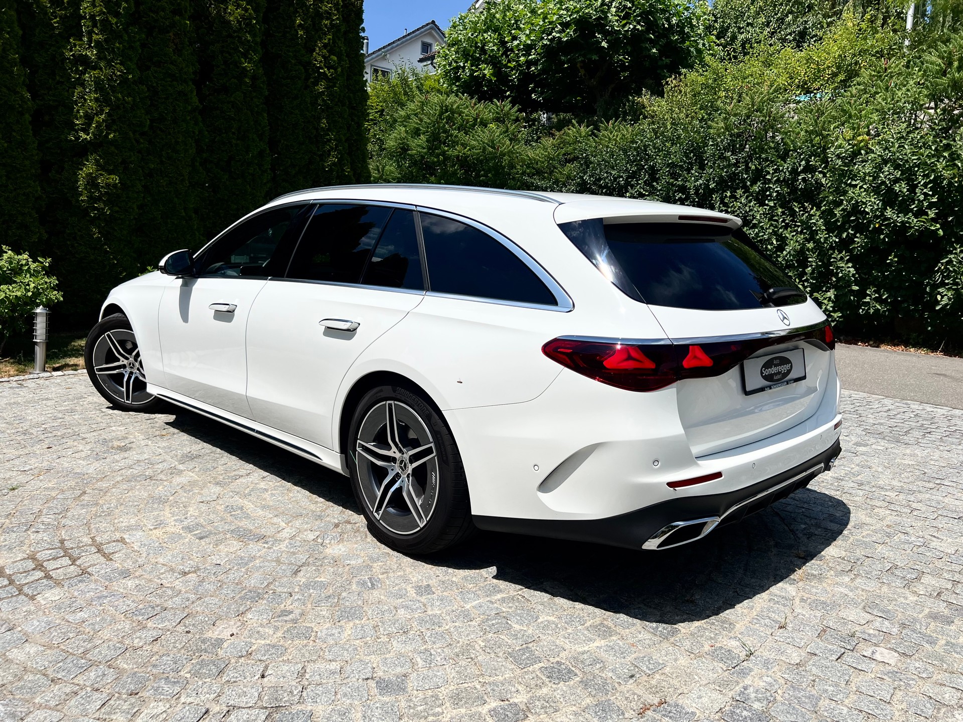 MERCEDES-BENZ E 200 T 9G-Tronic AMG Line-image-7