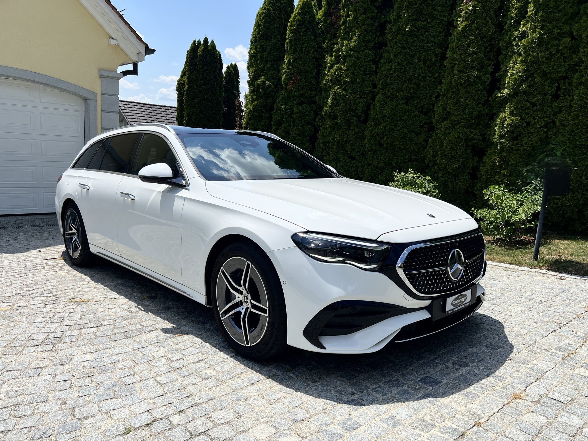MERCEDES-BENZ E 200 T 9G-Tronic AMG Line