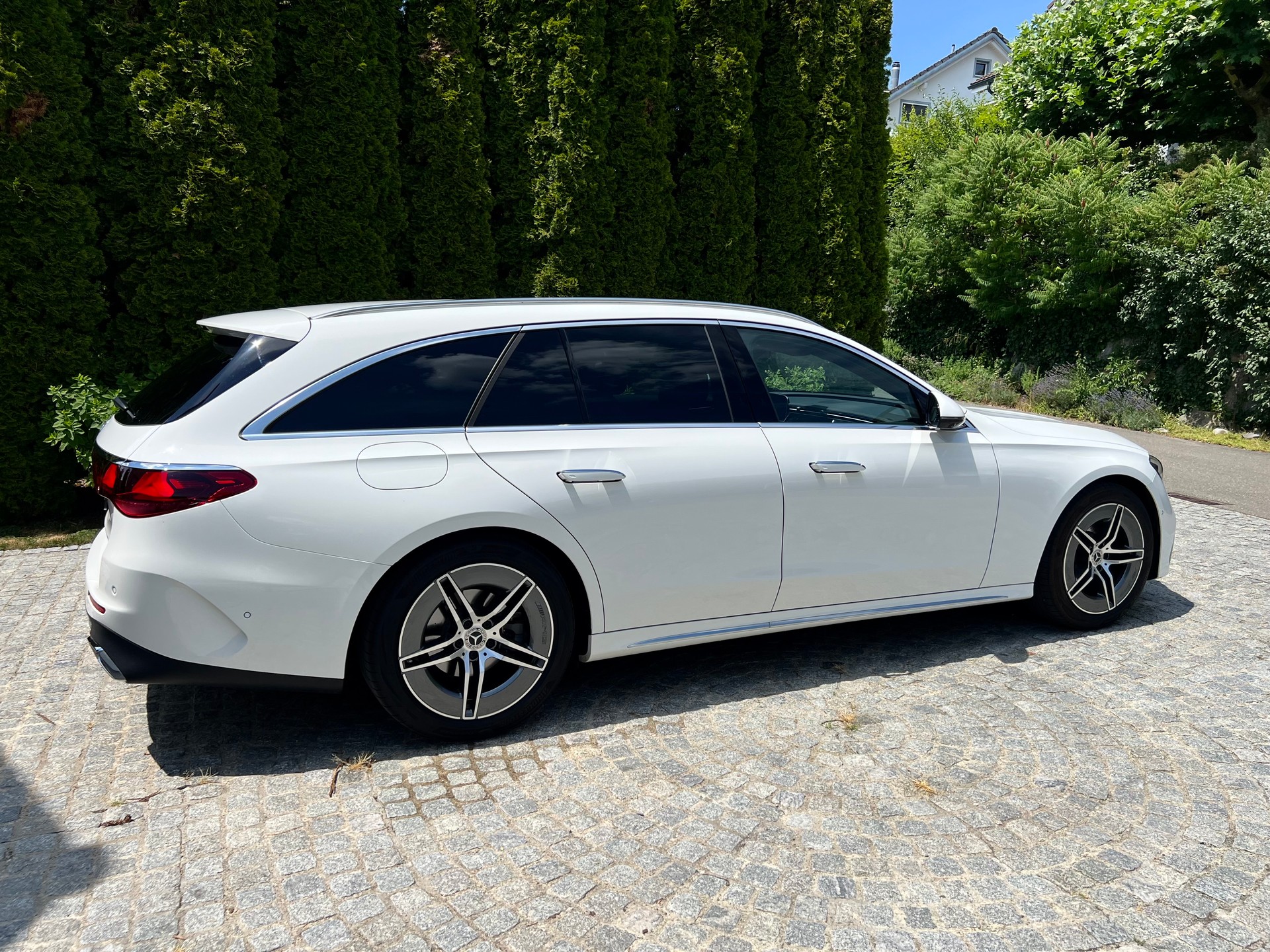 MERCEDES-BENZ E 200 T 9G-Tronic AMG Line-showroom-element-2