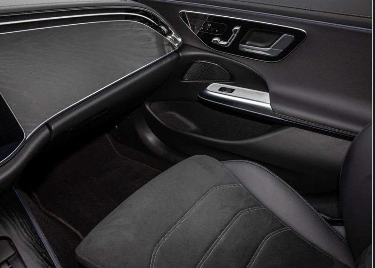 MERCEDES-BENZ E 200 T 9G-Tronic AMG Line-image-20
