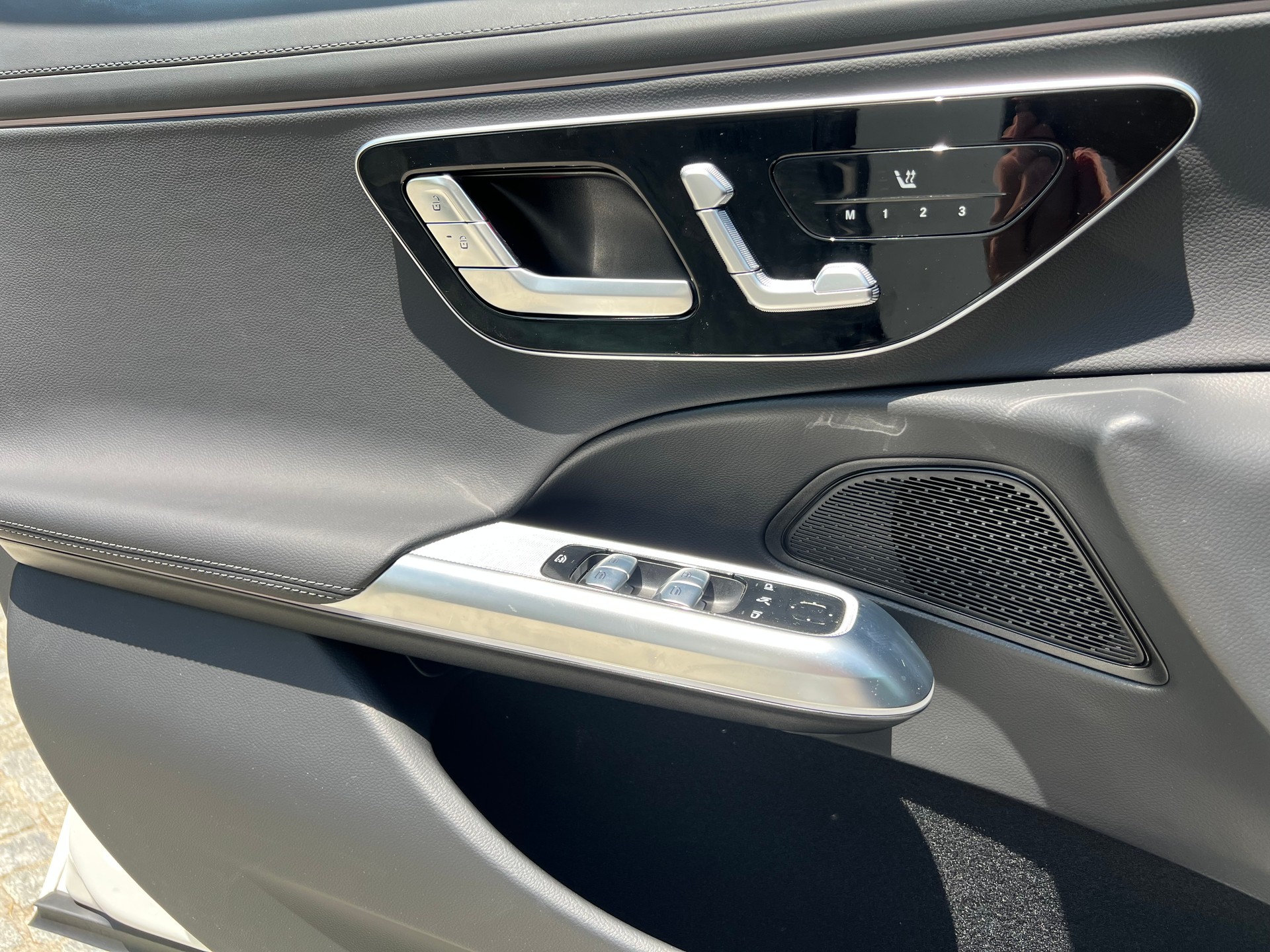 MERCEDES-BENZ E 200 T 9G-Tronic AMG Line-image-11