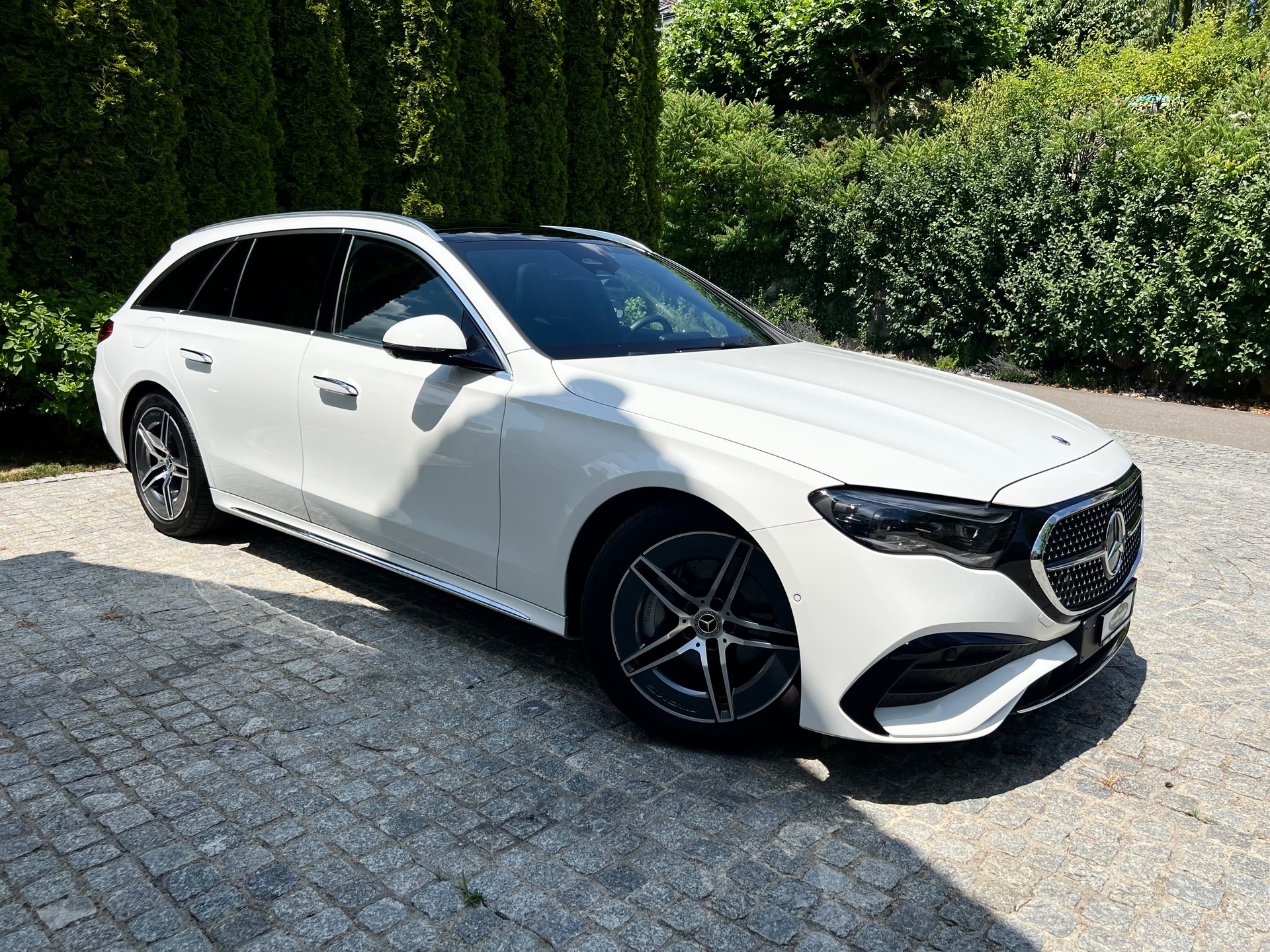 MERCEDES-BENZ E 200 T 9G-Tronic AMG Line-image-8