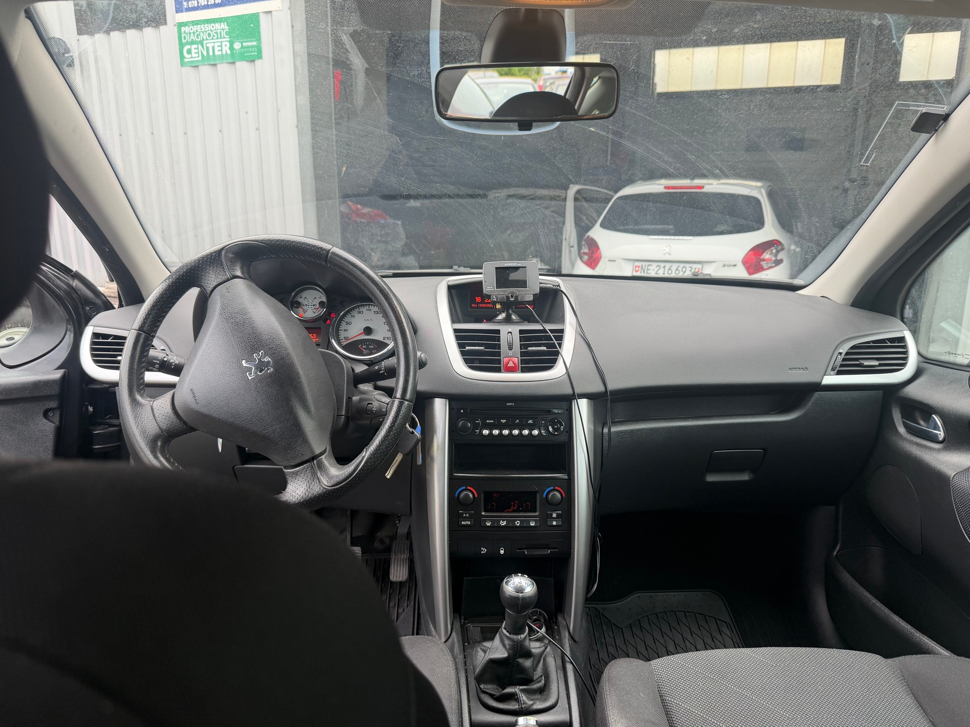 PEUGEOT 207 SW 1.6 16V Sport-image-6