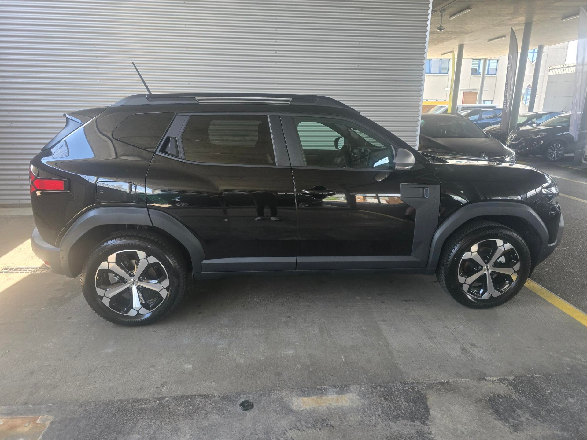 DACIA Duster 1.2 Hybrid Journey 4WD-image-1