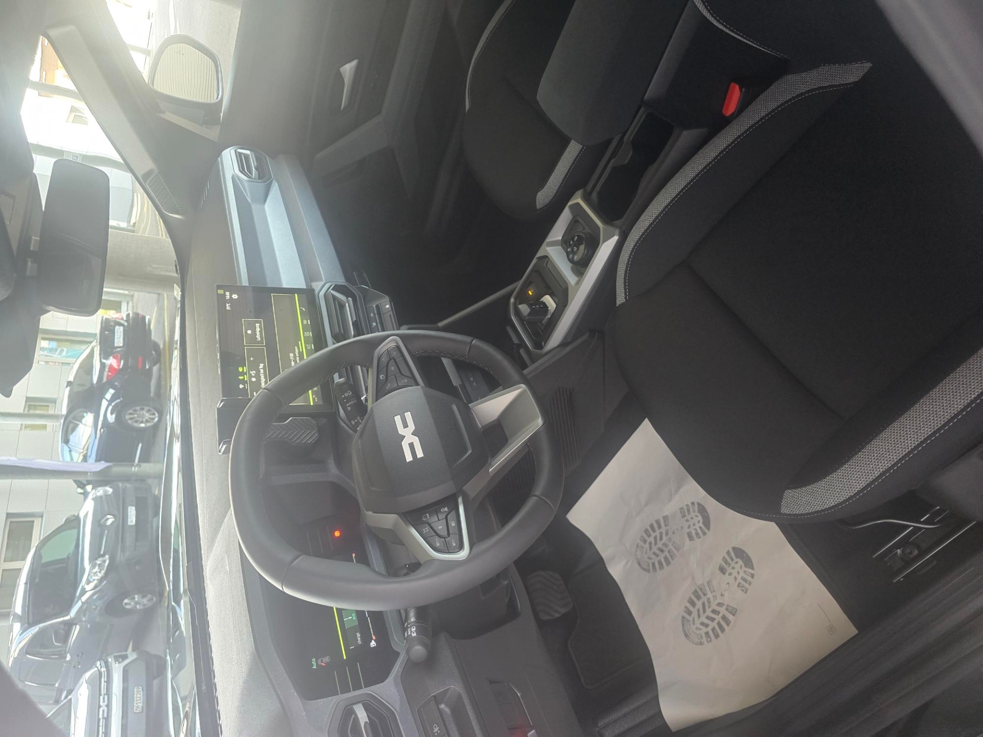 DACIA Duster 1.2 Hybrid Journey 4WD-image-4