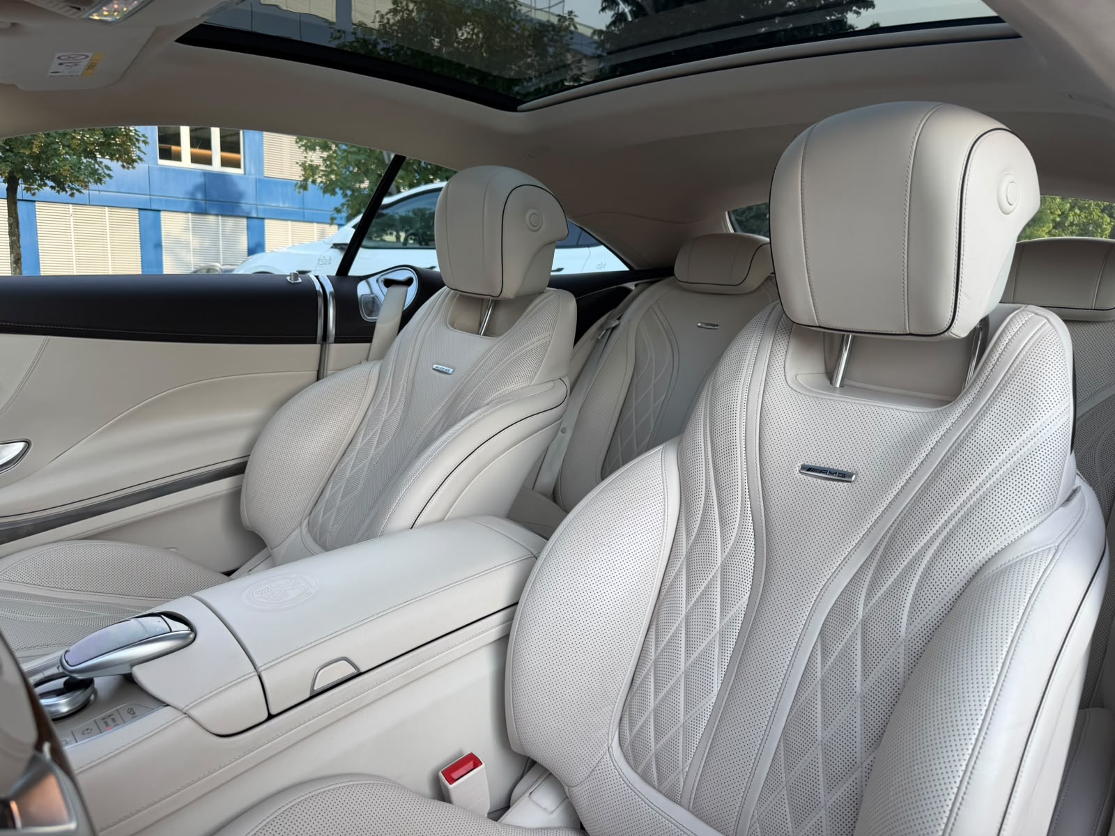 MERCEDES-BENZ S 63 V8 AMG 4matic Coupé-image-6