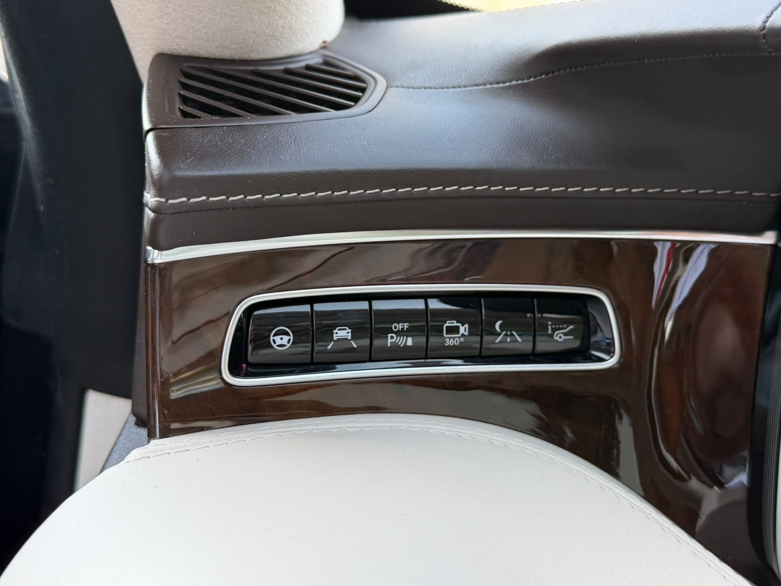 MERCEDES-BENZ S 63 V8 AMG 4matic Coupé-image-13