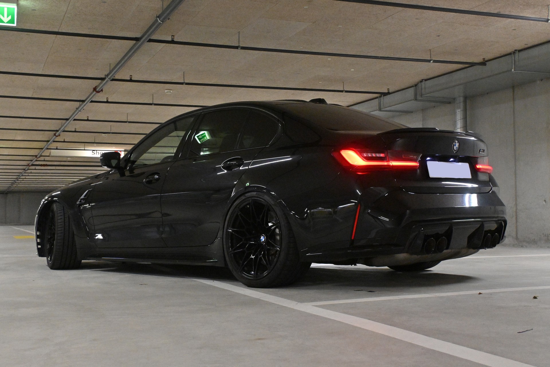 BMW M3 Competition xDrive-image-4
