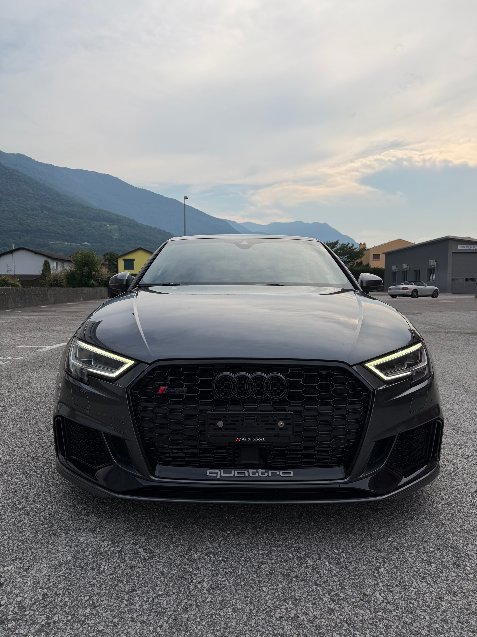 AUDI 2.5 T FSI quattro S-Tronic-image-4
