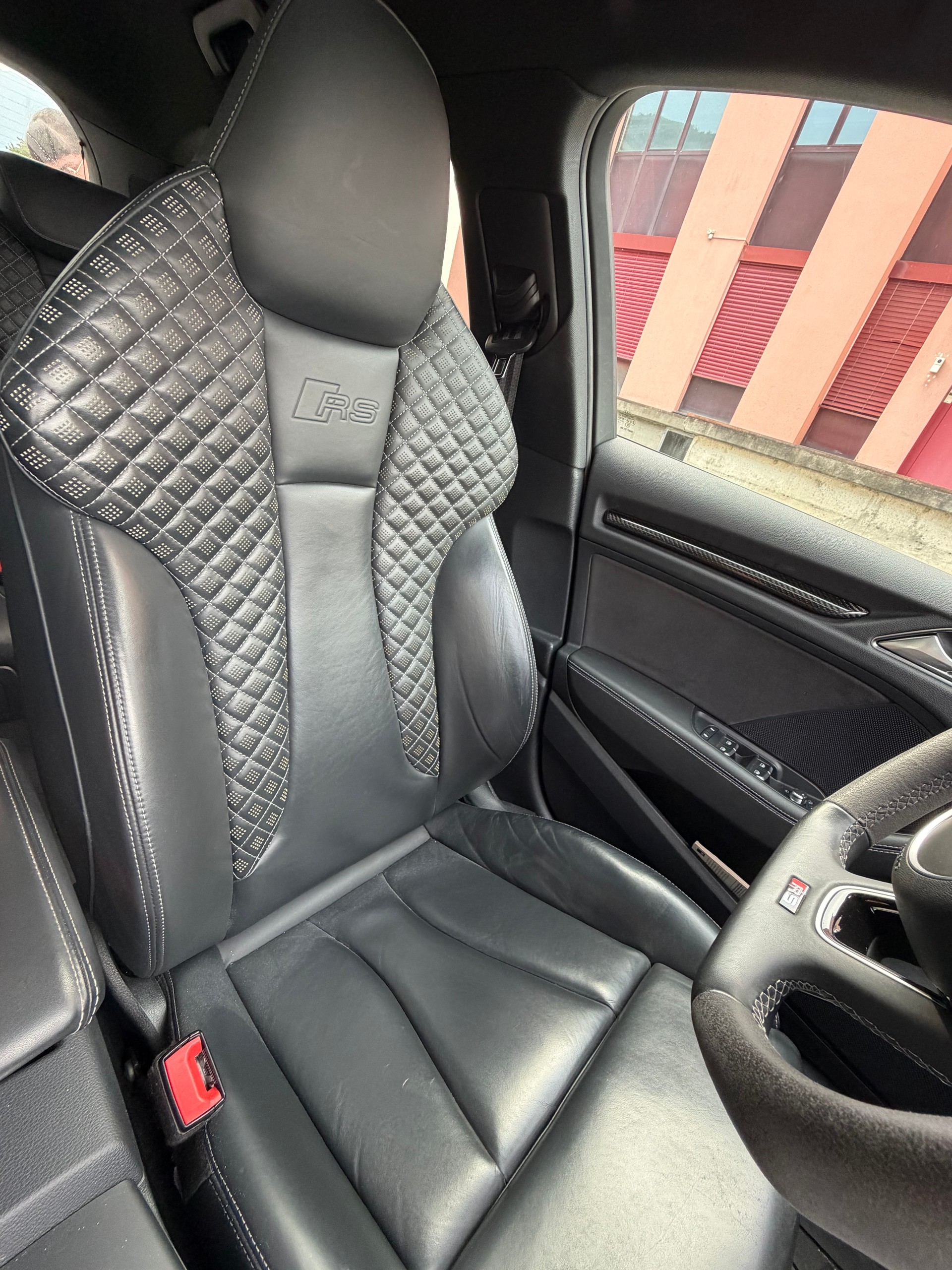 AUDI 2.5 T FSI quattro S-Tronic-image-9