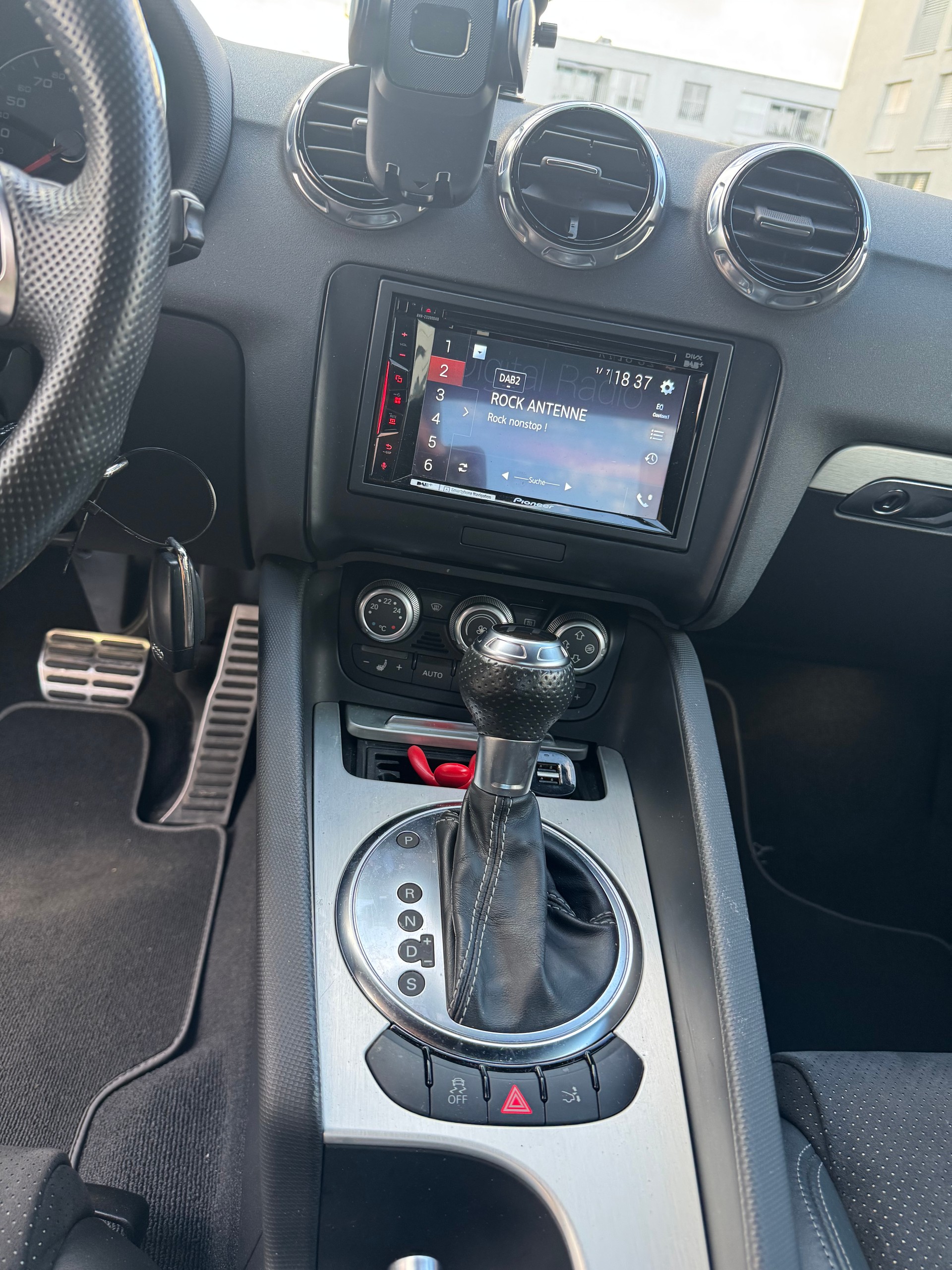 AUDI TT Coupé 2.0 TFSI quattro S-tronic-image-7
