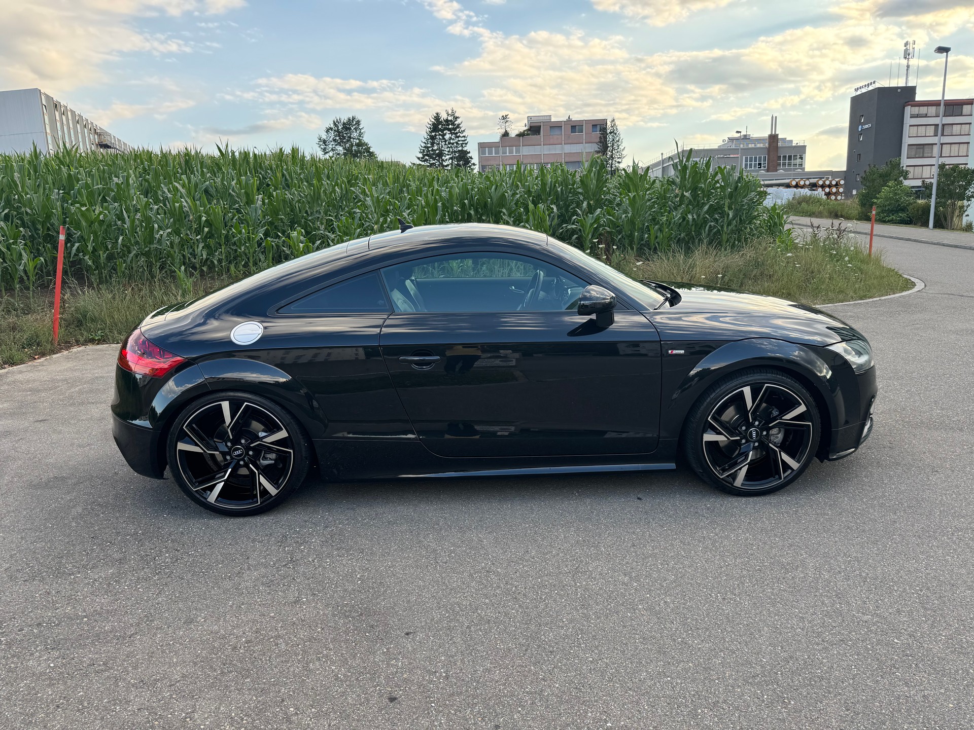 AUDI TT Coupé 2.0 TFSI quattro S-tronic-image-2