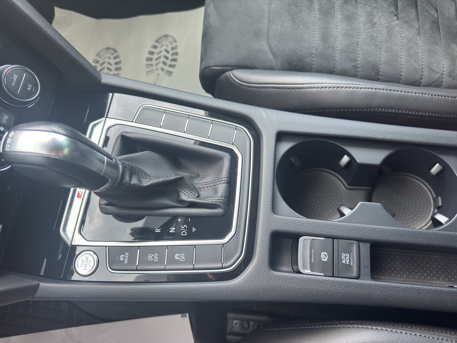 VW Passat Variant 2.0 TDI BMT High. DSG 4Motion-image-18