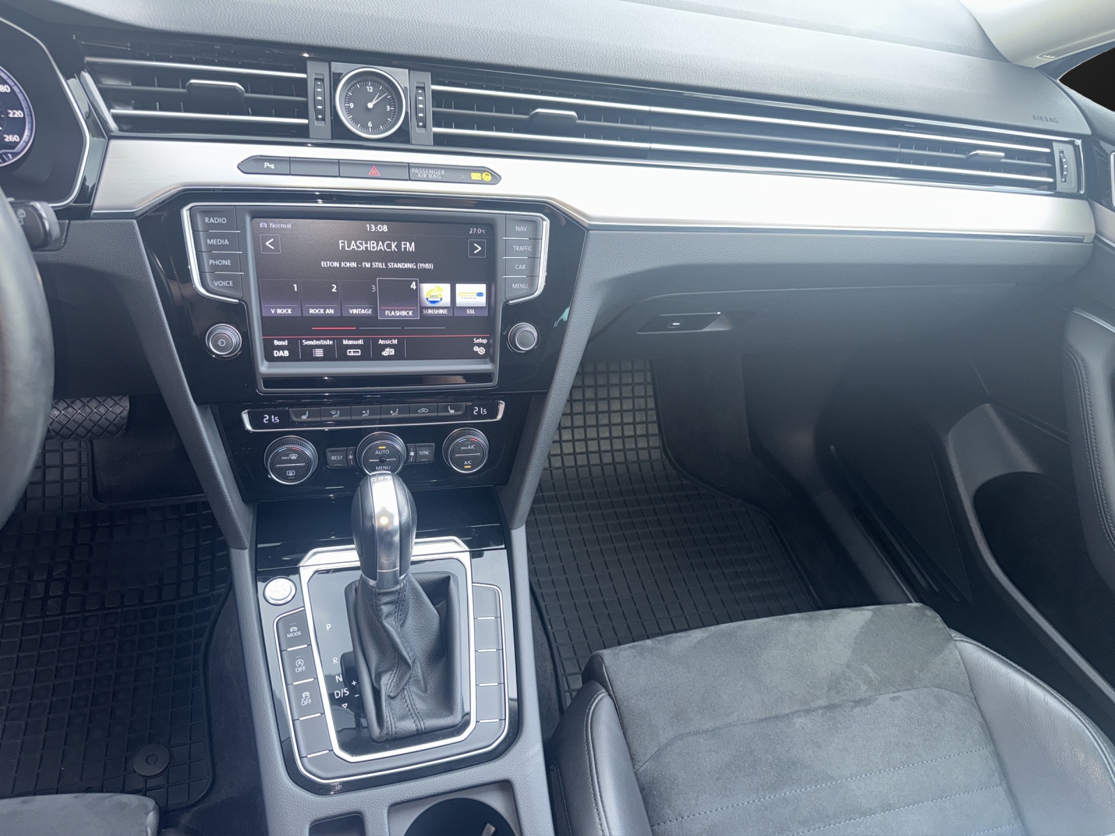 VW Passat Variant 2.0 TDI BMT High. DSG 4Motion-image-11