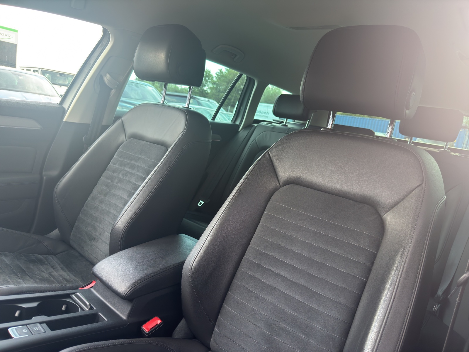 VW Passat Variant 2.0 TDI BMT High. DSG 4Motion-image-17