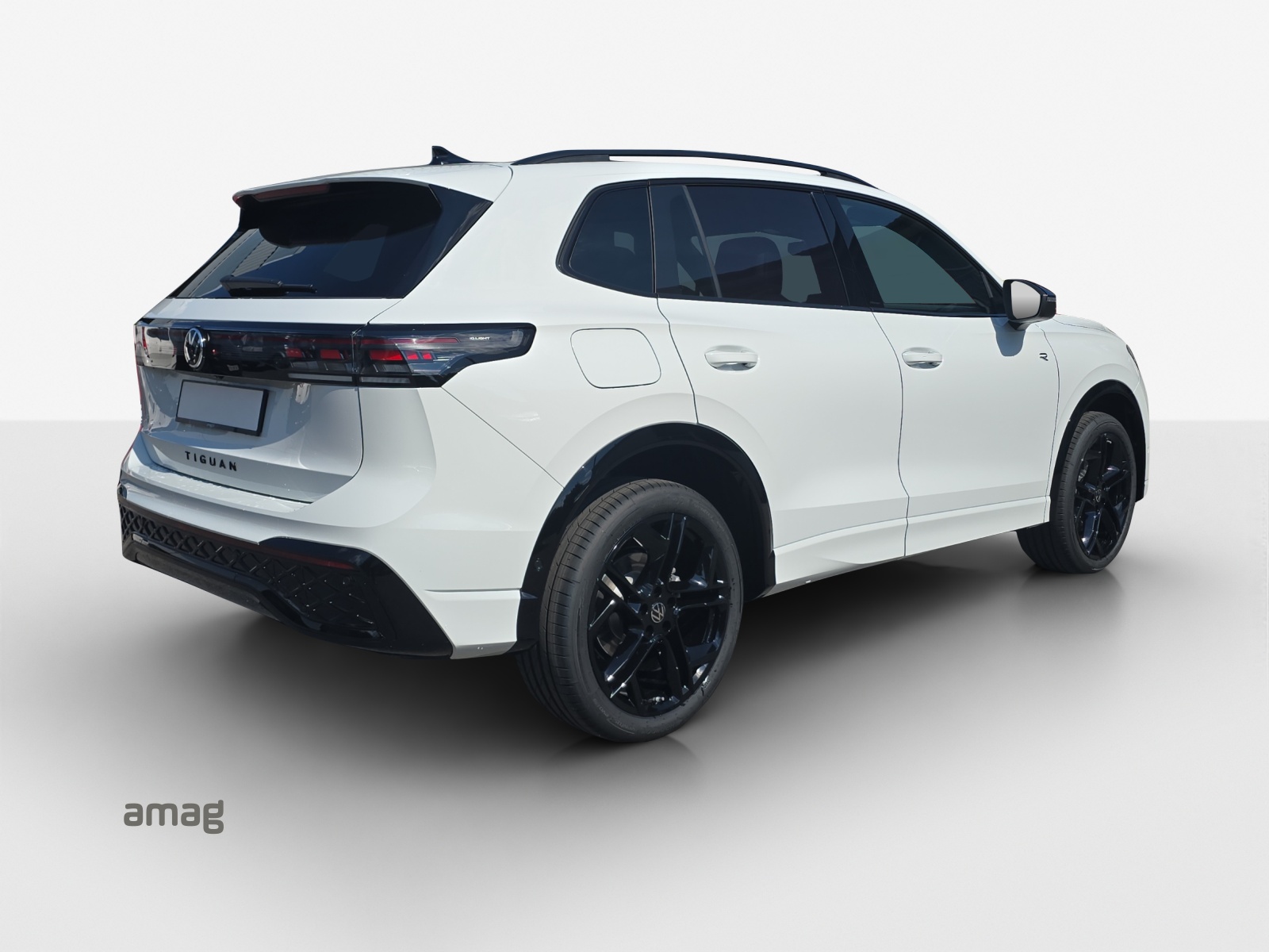 VW Tiguan 2.0 TSI DSG R-Line 4Motion-image-4