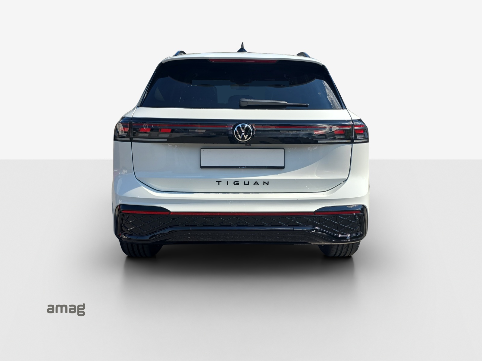 VW Tiguan 2.0 TSI DSG R-Line 4Motion-image-3