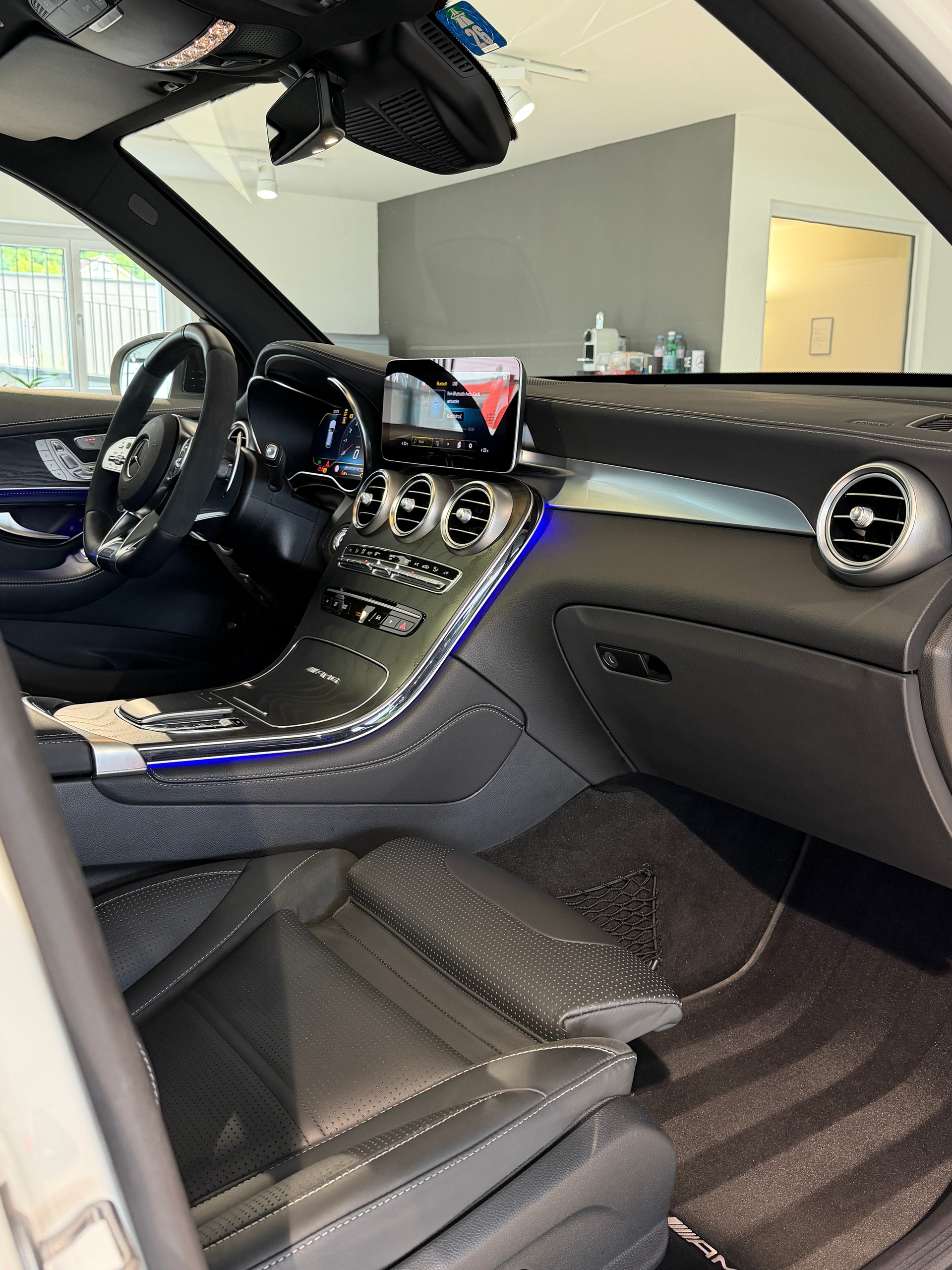 MERCEDES-BENZ GLC 63 S AMG 4Matic 9G-Tronic-image-11