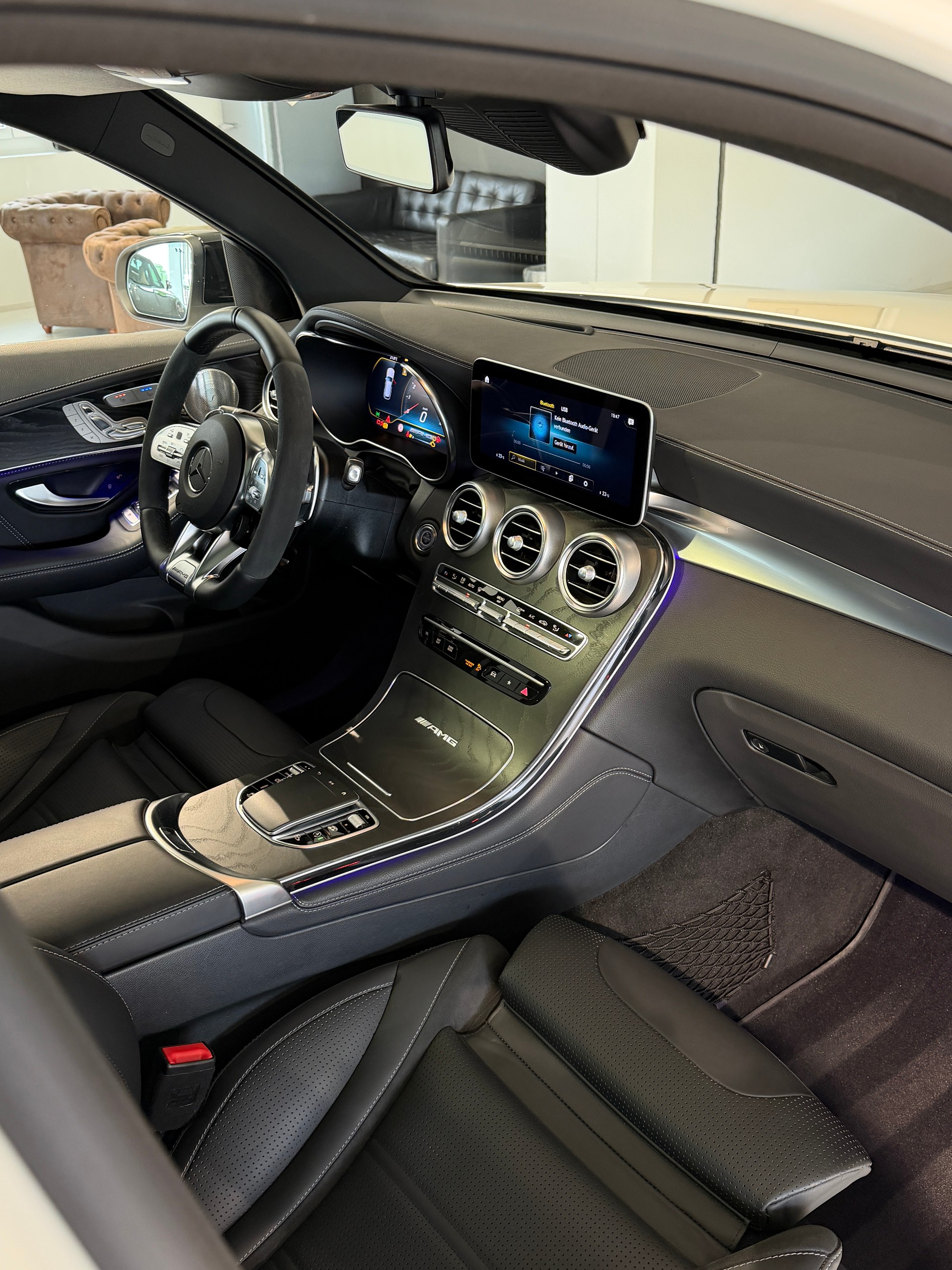 MERCEDES-BENZ GLC 63 S AMG 4Matic 9G-Tronic-image-12