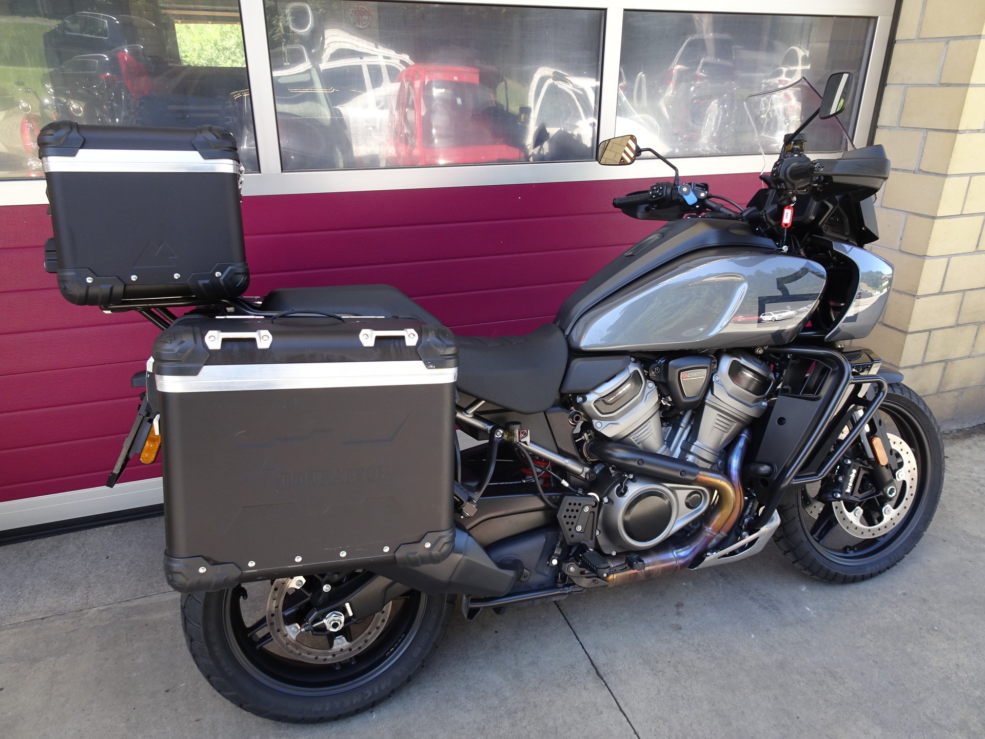 HARLEY-DAVIDSON RA Pan America 1250 Special-showroom-element-3
