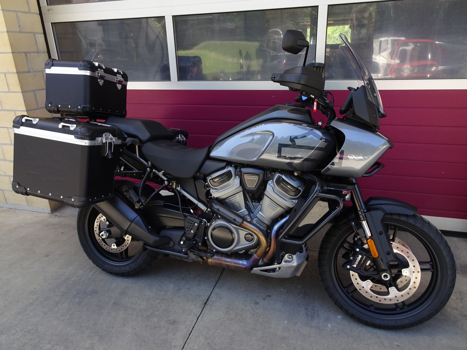 HARLEY-DAVIDSON RA Pan America 1250 Special-showroom-element-2