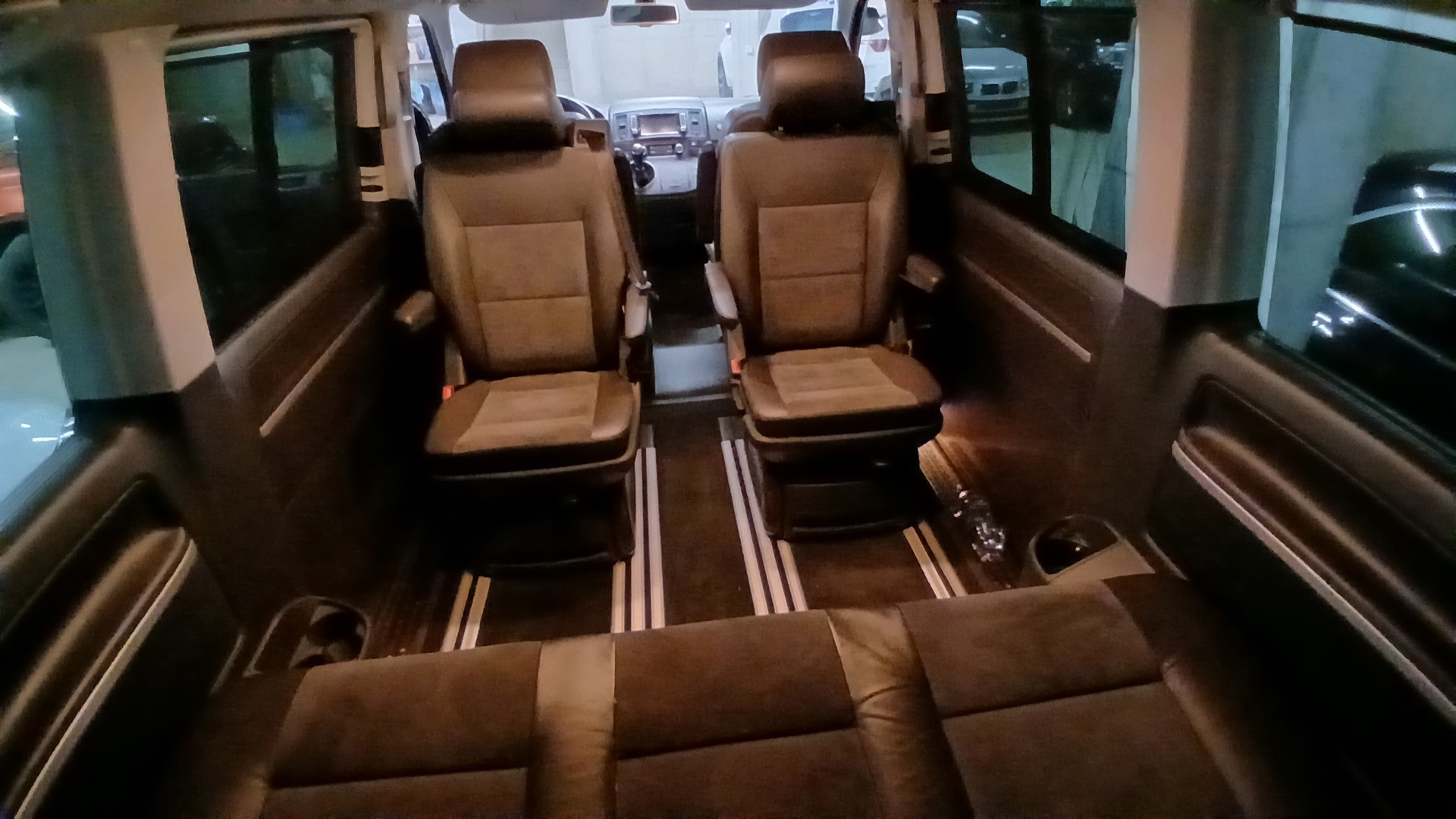 VW T5 Multivan 2.0 TDI CR Highline 4Motion-image-13