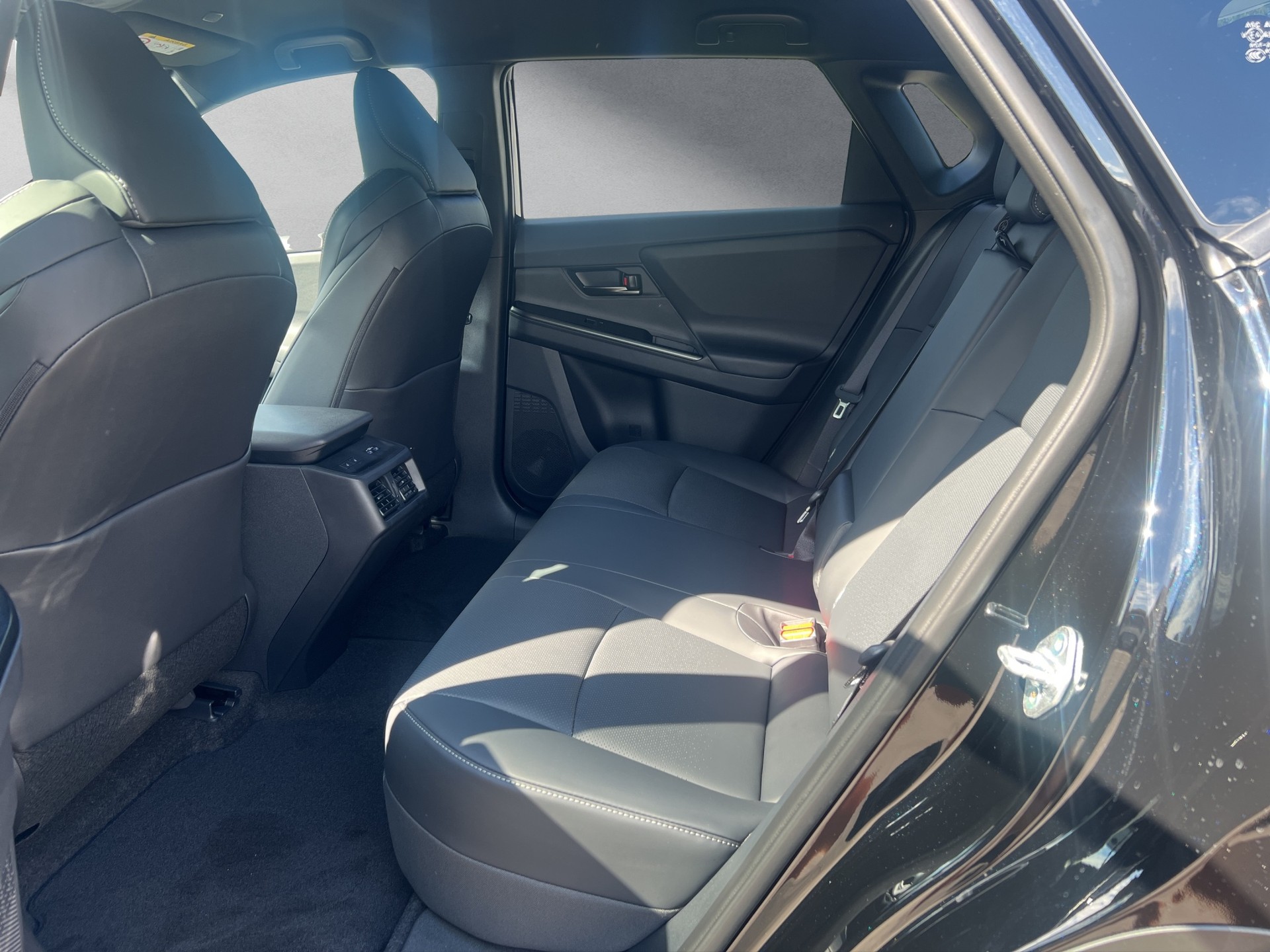 TOYOTA bZ4X Premium-image-9