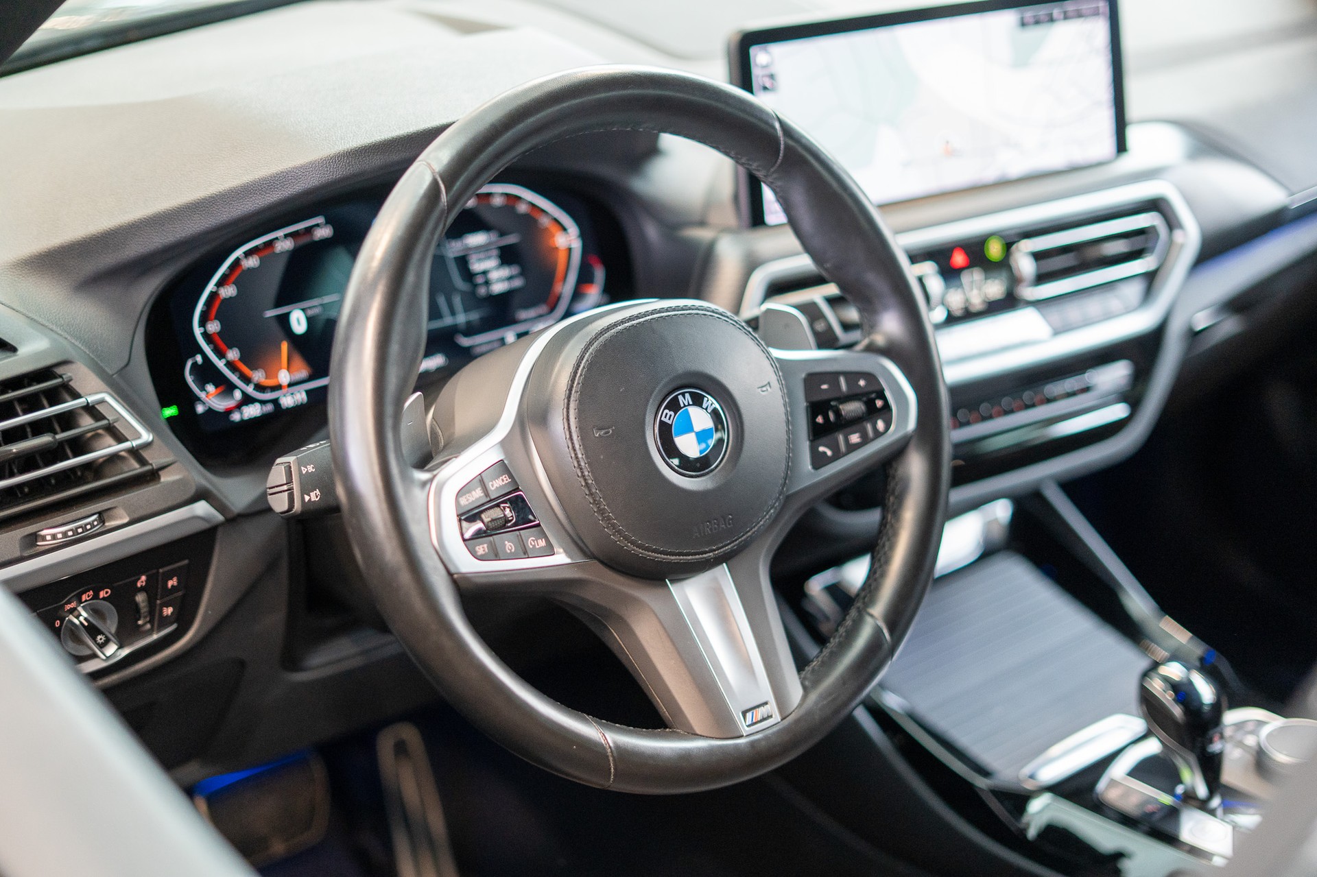 BMW X3 20i xDrive M Sport SAG / CH-Fahrzeug / 360§Kamera / el.Sitze-image-10