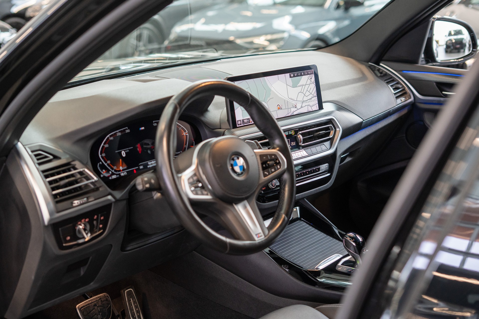 BMW X3 20i xDrive M Sport SAG / CH-Fahrzeug / 360§Kamera / el.Sitze-image-9