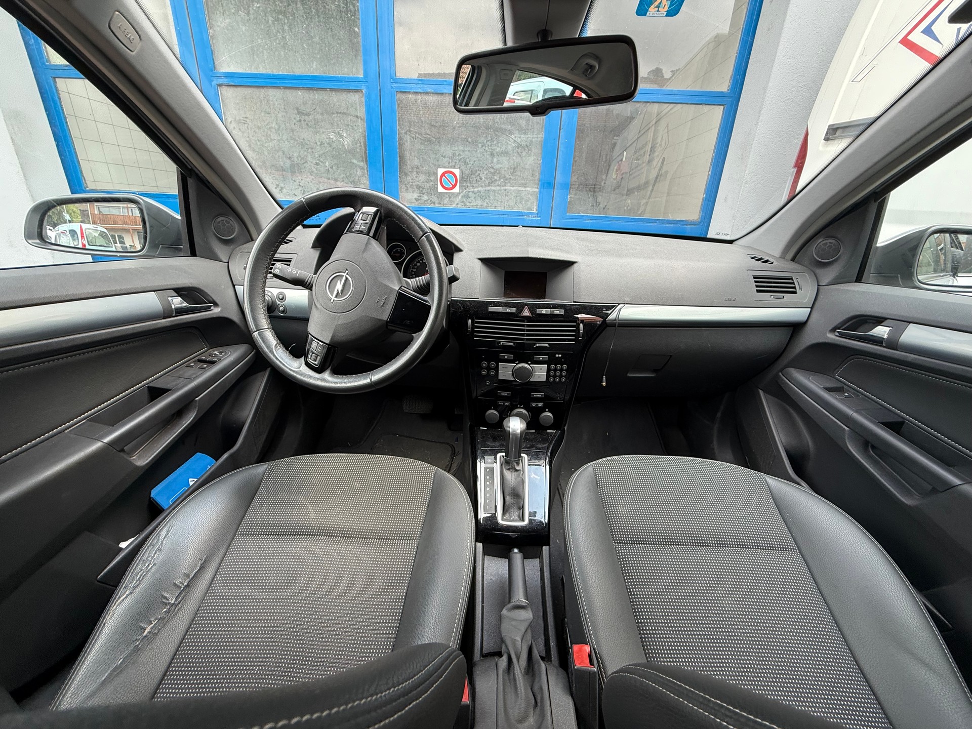 OPEL Astra 1.8i 16V Cosmo-image-5
