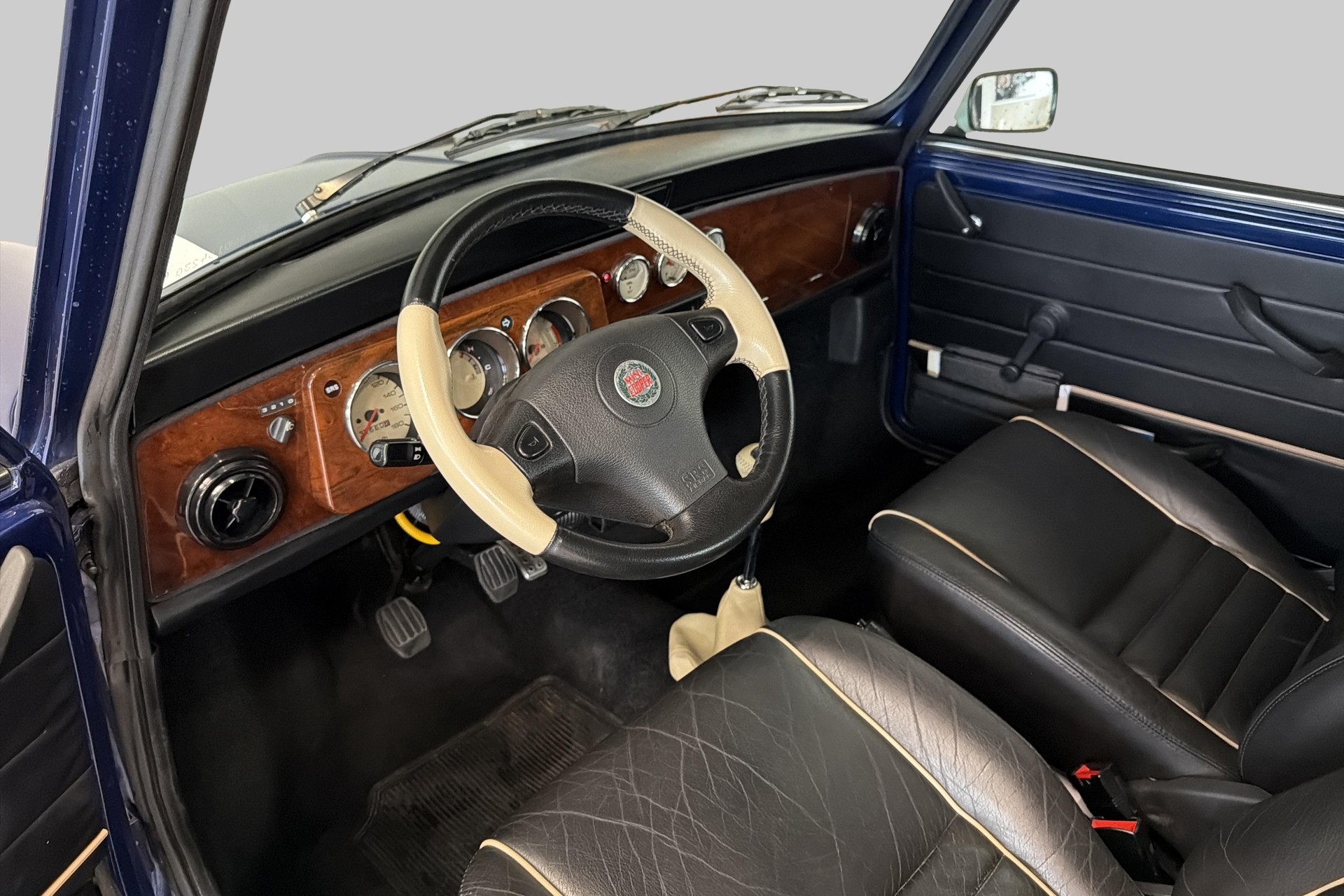 MINI Cooper 1.3i-image-8