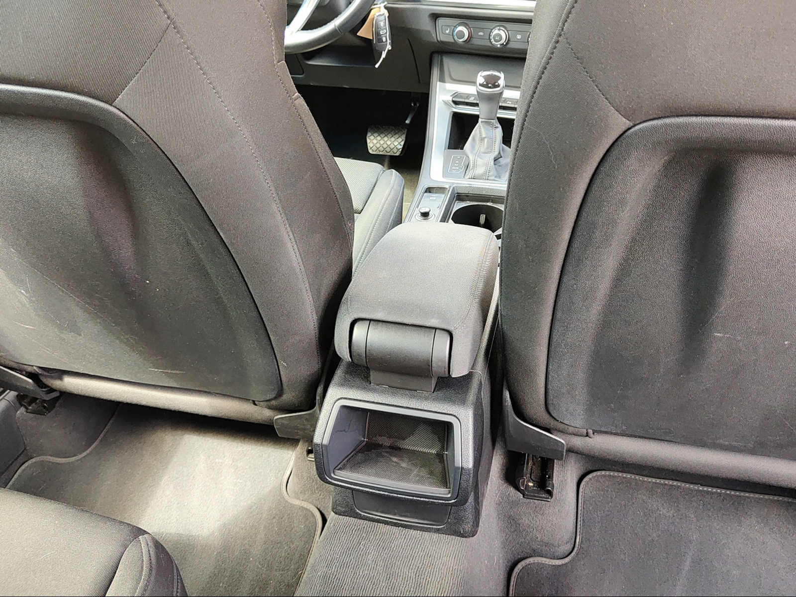 AUDI Q3 40 TFSI S line quattro S-tronic-image-16