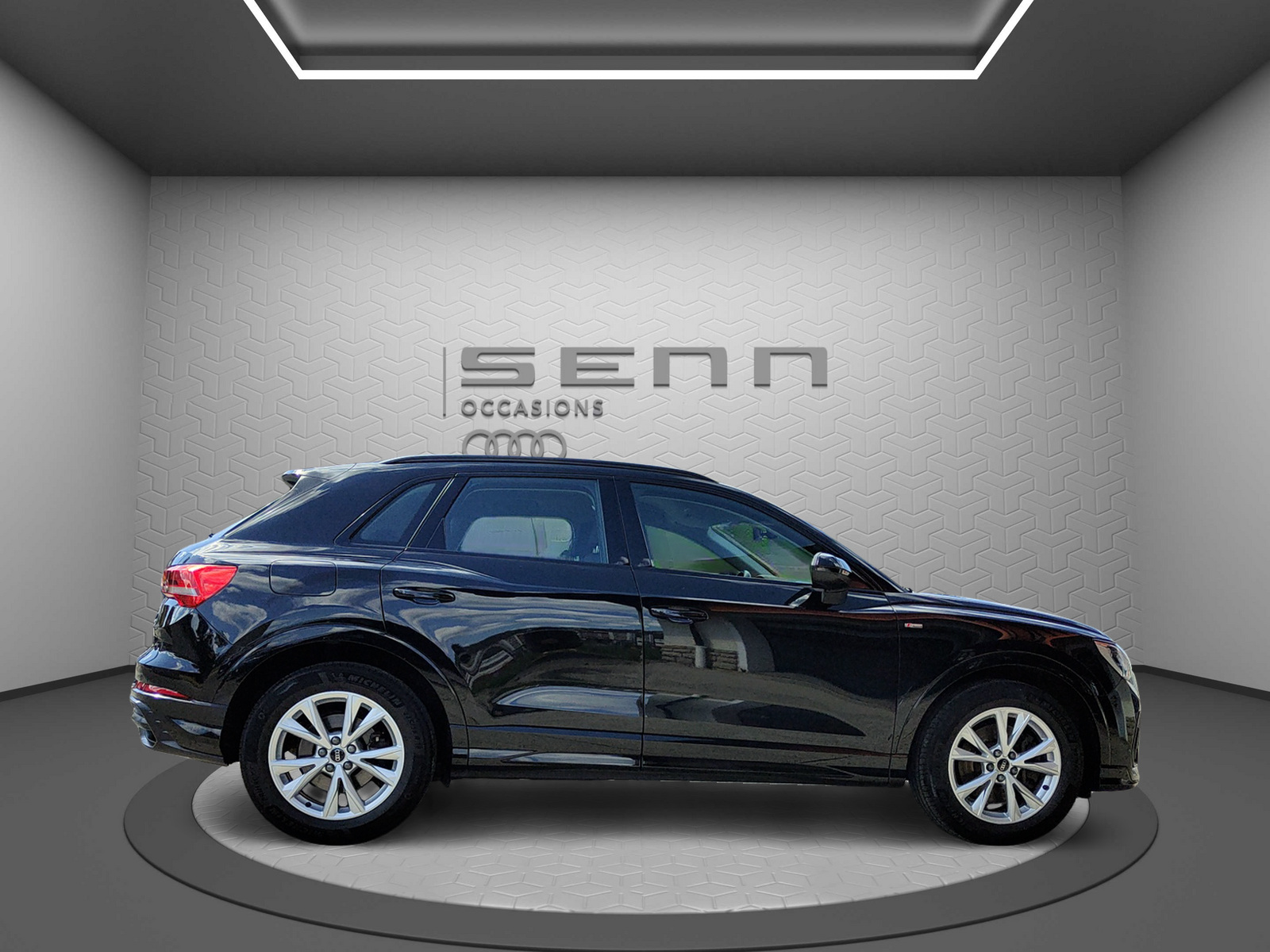 AUDI Q3 40 TFSI S line quattro S-tronic-image-6