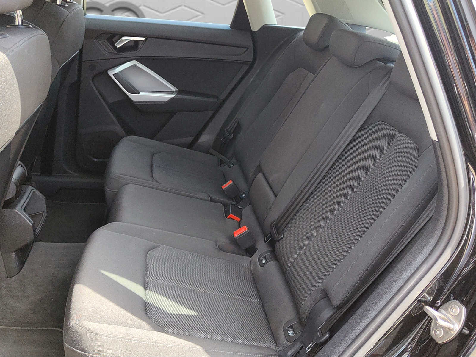 AUDI Q3 40 TFSI S line quattro S-tronic-image-15
