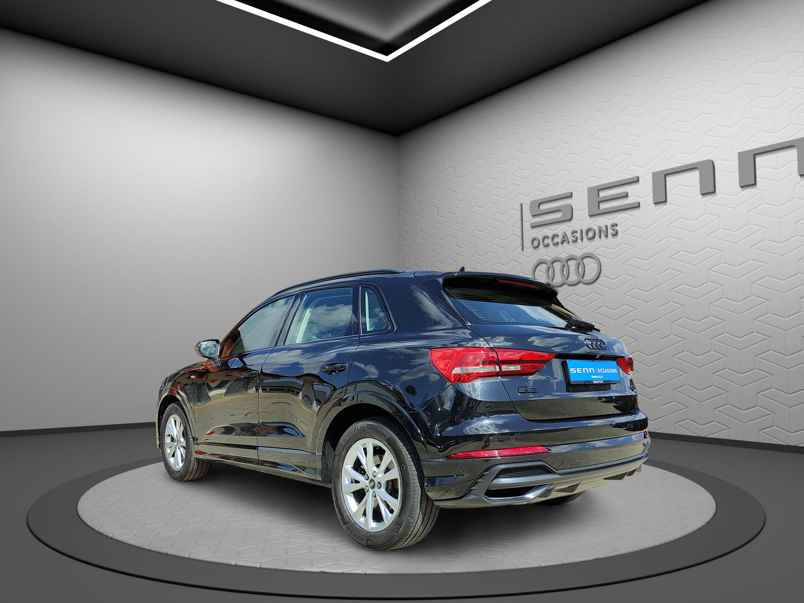 AUDI Q3 40 TFSI S line quattro S-tronic-image-3