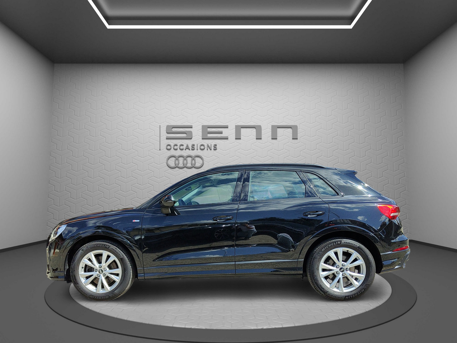 AUDI Q3 40 TFSI S line quattro S-tronic-image-2
