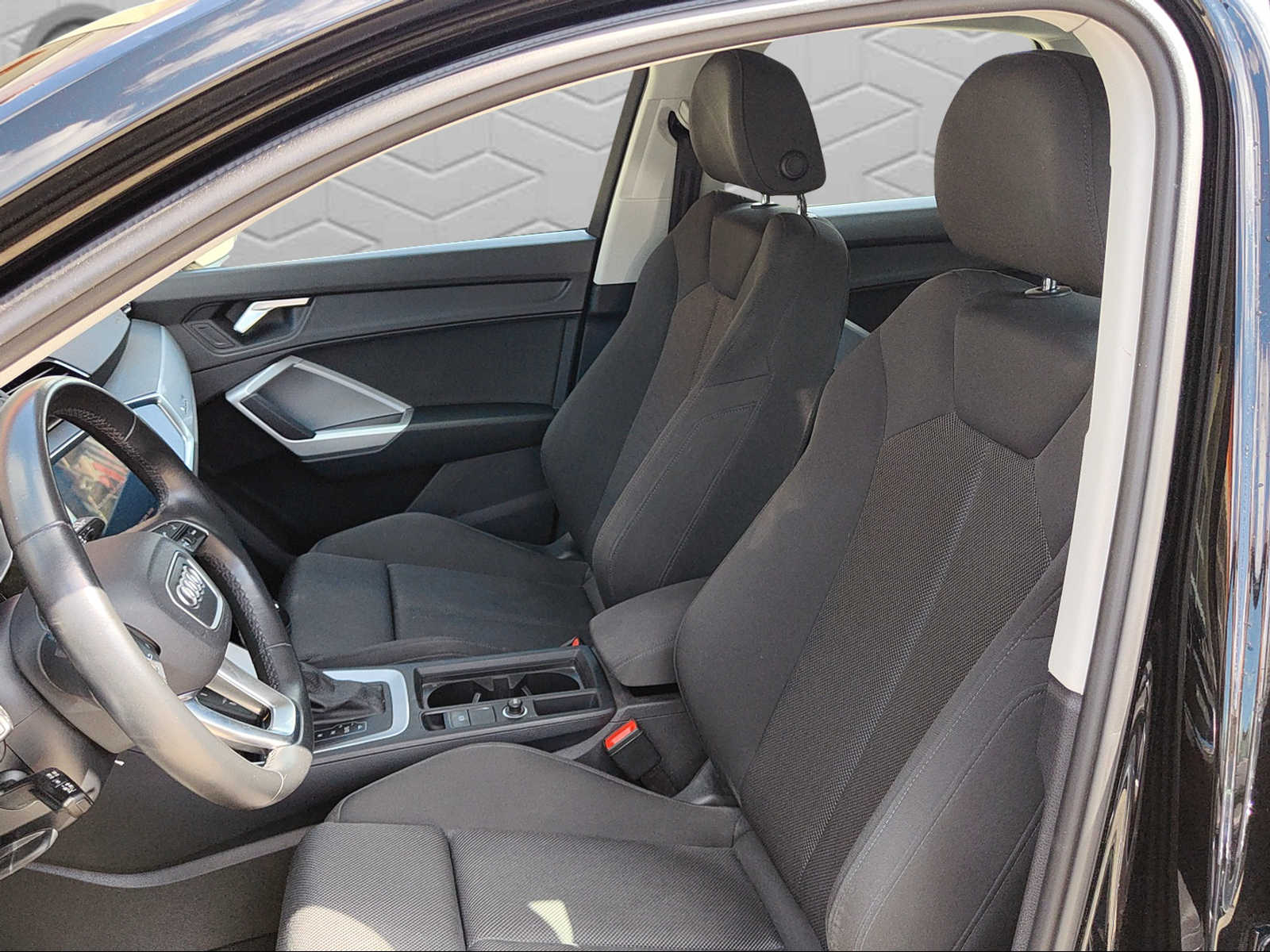 AUDI Q3 40 TFSI S line quattro S-tronic-image-10