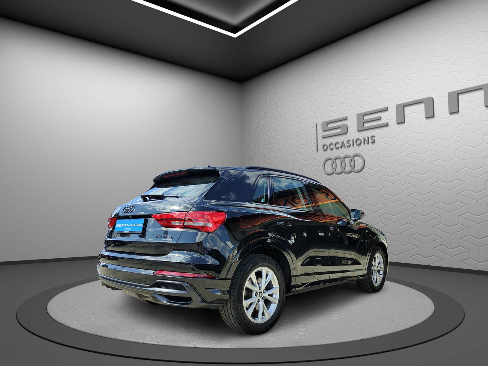 AUDI Q3 40 TFSI S line quattro S-tronic-image-5