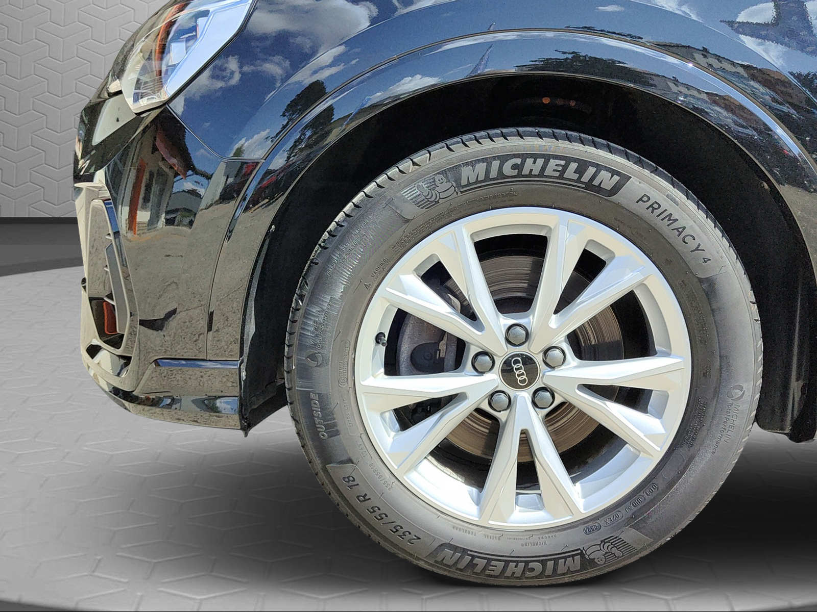 AUDI Q3 40 TFSI S line quattro S-tronic-image-8