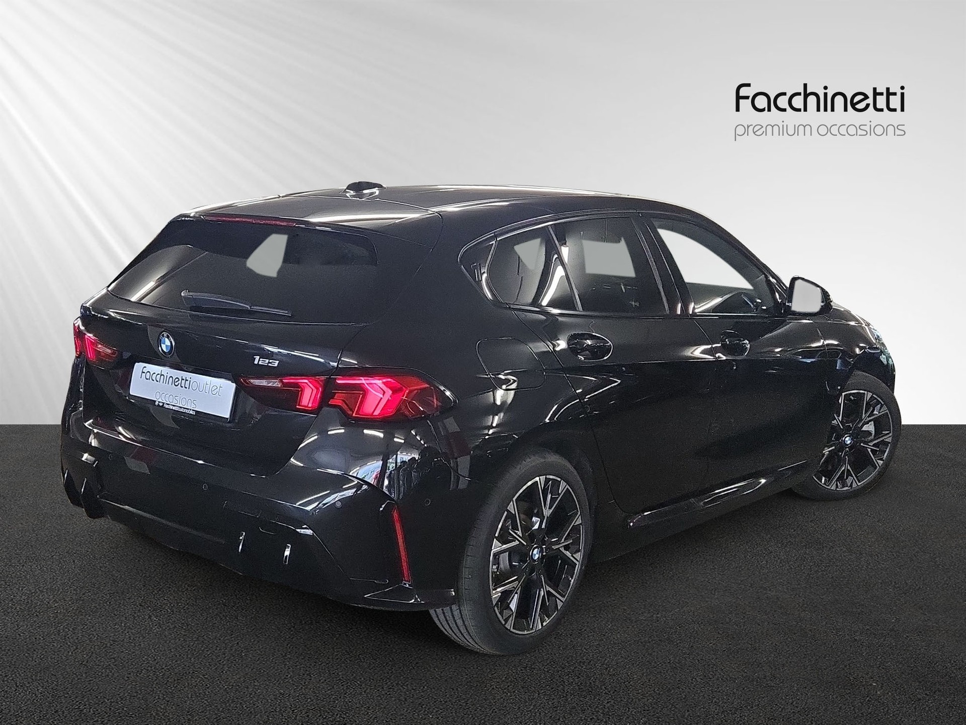 BMW 123 xDrive M Sport Steptronic-image-2