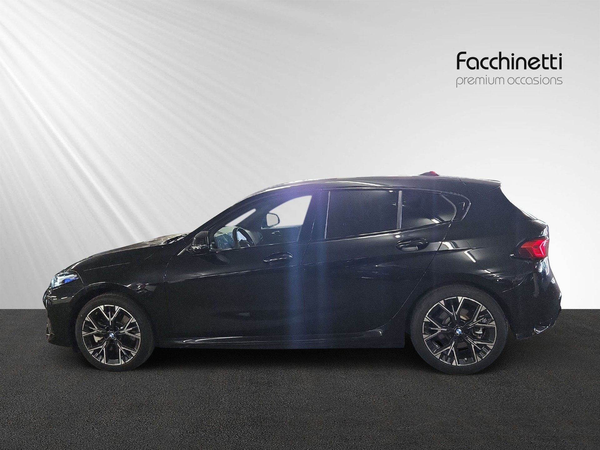 BMW 123 xDrive M Sport Steptronic-image-1