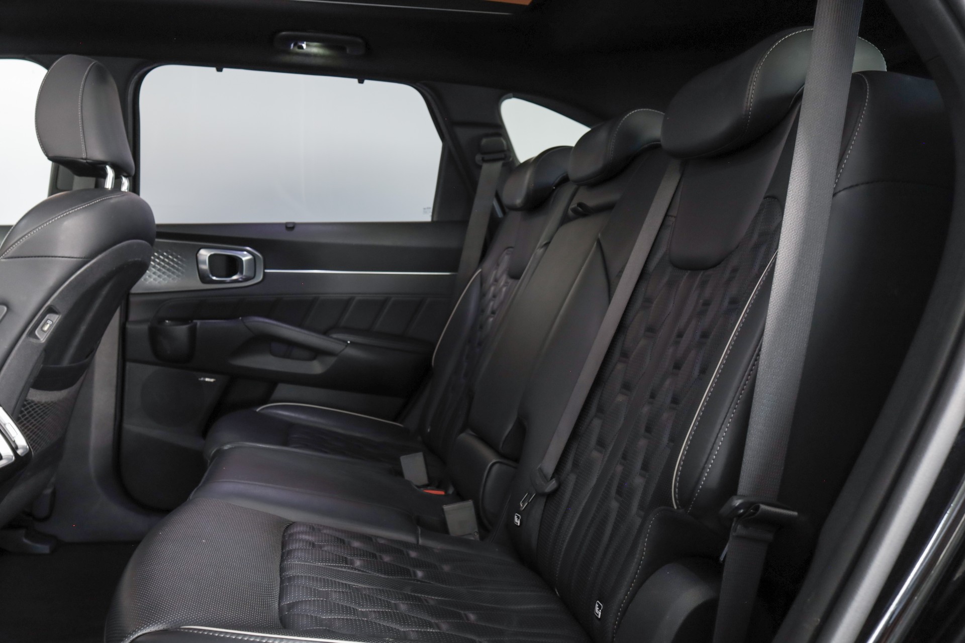 KIA Sorento 1.6 T-GDi PHEV Style-image-11