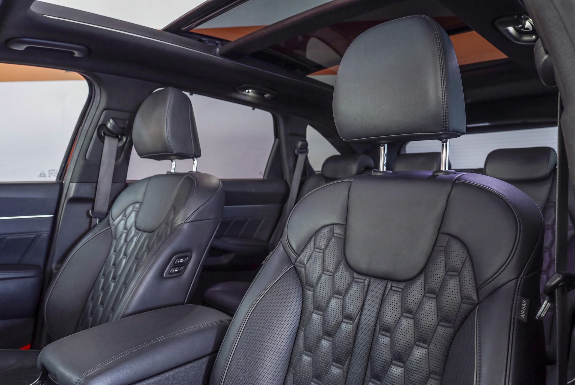 KIA Sorento 1.6 T-GDi PHEV Style-image-8