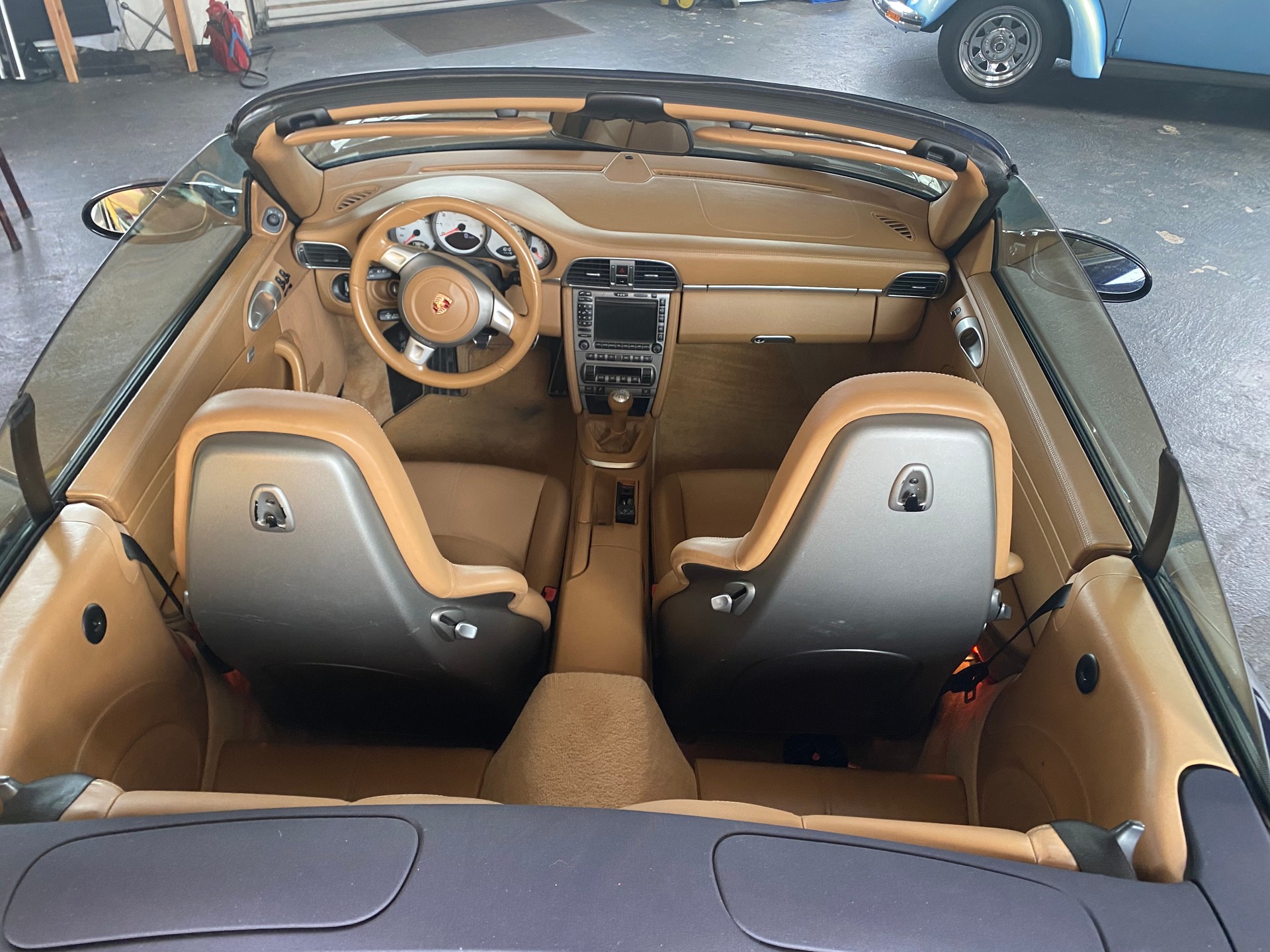 PORSCHE 911 Cabrio Carrera 4S-image-7